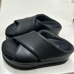 NEW ROAM women's cross stack platform sandals in black